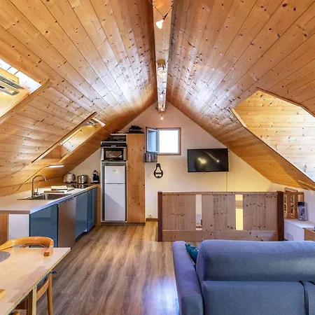 Дом отдыха Charmante Maison De Village A Luz-saint-sauveur, 4 Pers., Proche Pistes, Poele A Bois, Parking. - Fr-1-402-141 Люс-Сен-Совёр